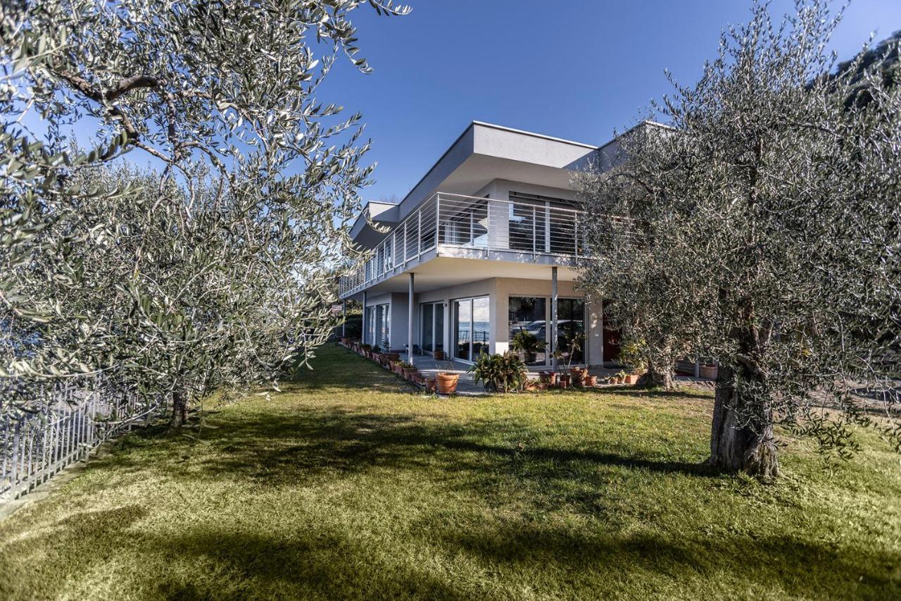 Villa Luthien Brenzone sul Garda Luaran gambar